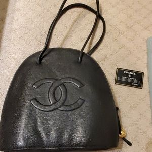 AUTHENTIC CHANEL CLAM SHAPED HANDBAG W/CERT.